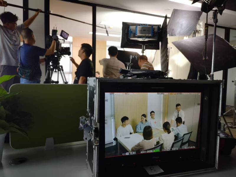 防城区TVC拍摄公司：科技产品视觉化大师，诠释未来感与功能美学